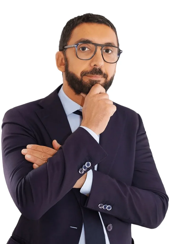 Ritratto professionale dell'Avvocato Alessandro Salonia, esperto in diritto penale, pronto a offrire difesa legale e consulenza a Milano e nell'area di Piazza Prealpi.